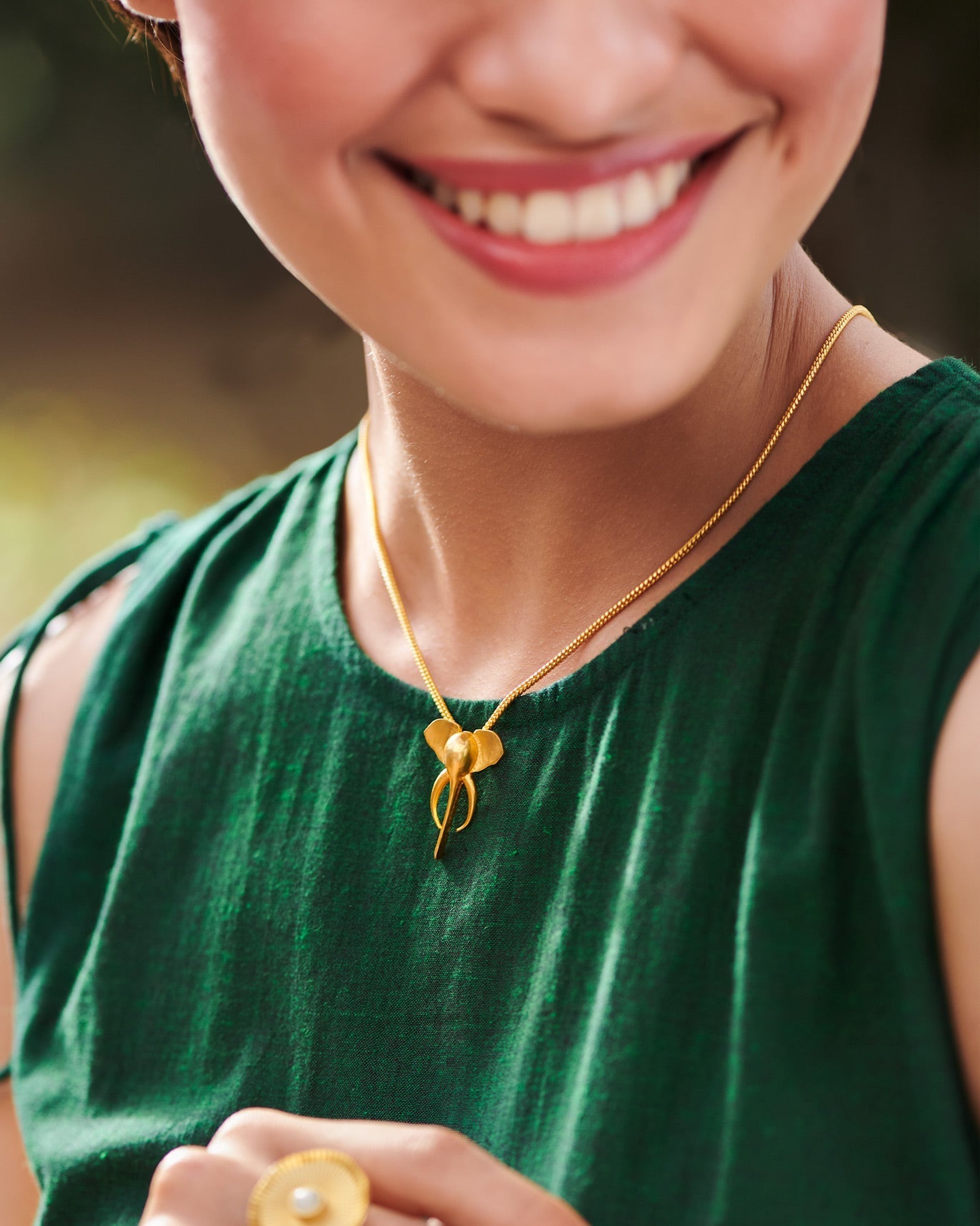 Elephant charm - Gold