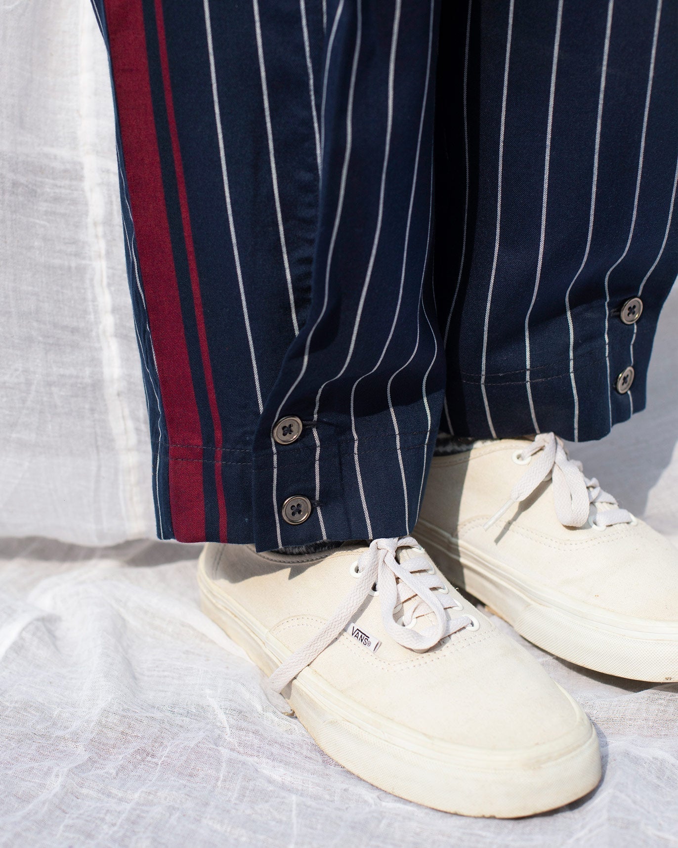 Pleated Narrow Trousers - Navy & White